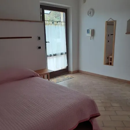 Nella Casa Delle Prugne Osimo