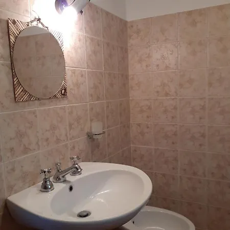 Nella Casa Delle Prugne Gæstehus Osimo